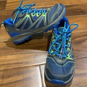 Boys Merrell shoes size 1.5m